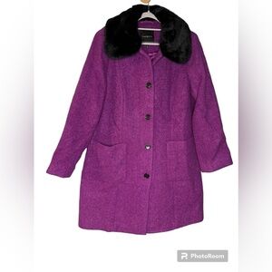 Talbots Magenta Boucle wool coat, black faux fur detachable collar‎